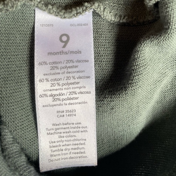 Carter’s Baby Boy Outfit (small stain) - Picture 7 of 9